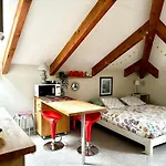 Loft Centro Storico Tommaso شقة *